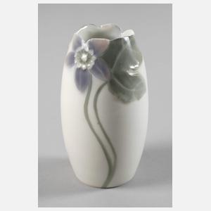 Rörstrand kleine Vase mit Pâte sur Pâte-Dekor