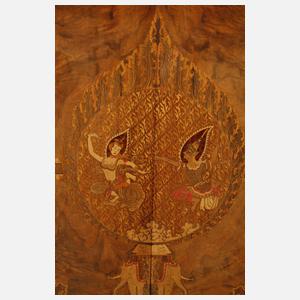 Feiner Kabinettschrank im thailändischen Stil