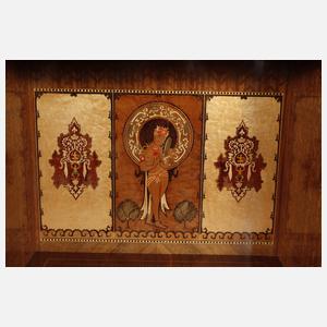 Feiner Kabinettschrank im thailändischen Stil