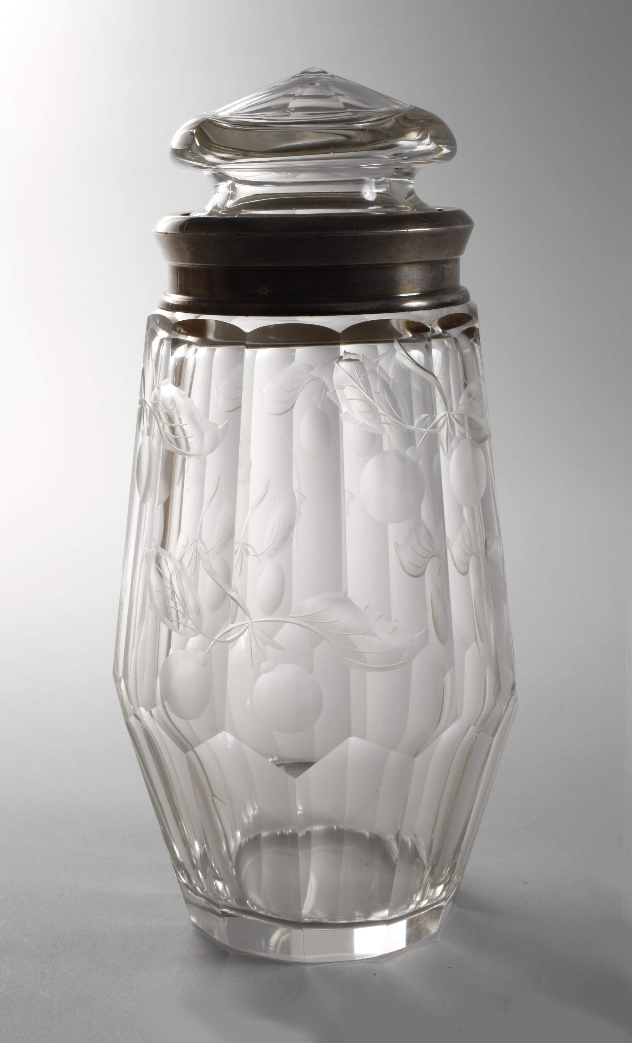 Deckeldose mit Kirschdekor