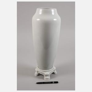 Fraureuth große Vase mit Reliefsockel