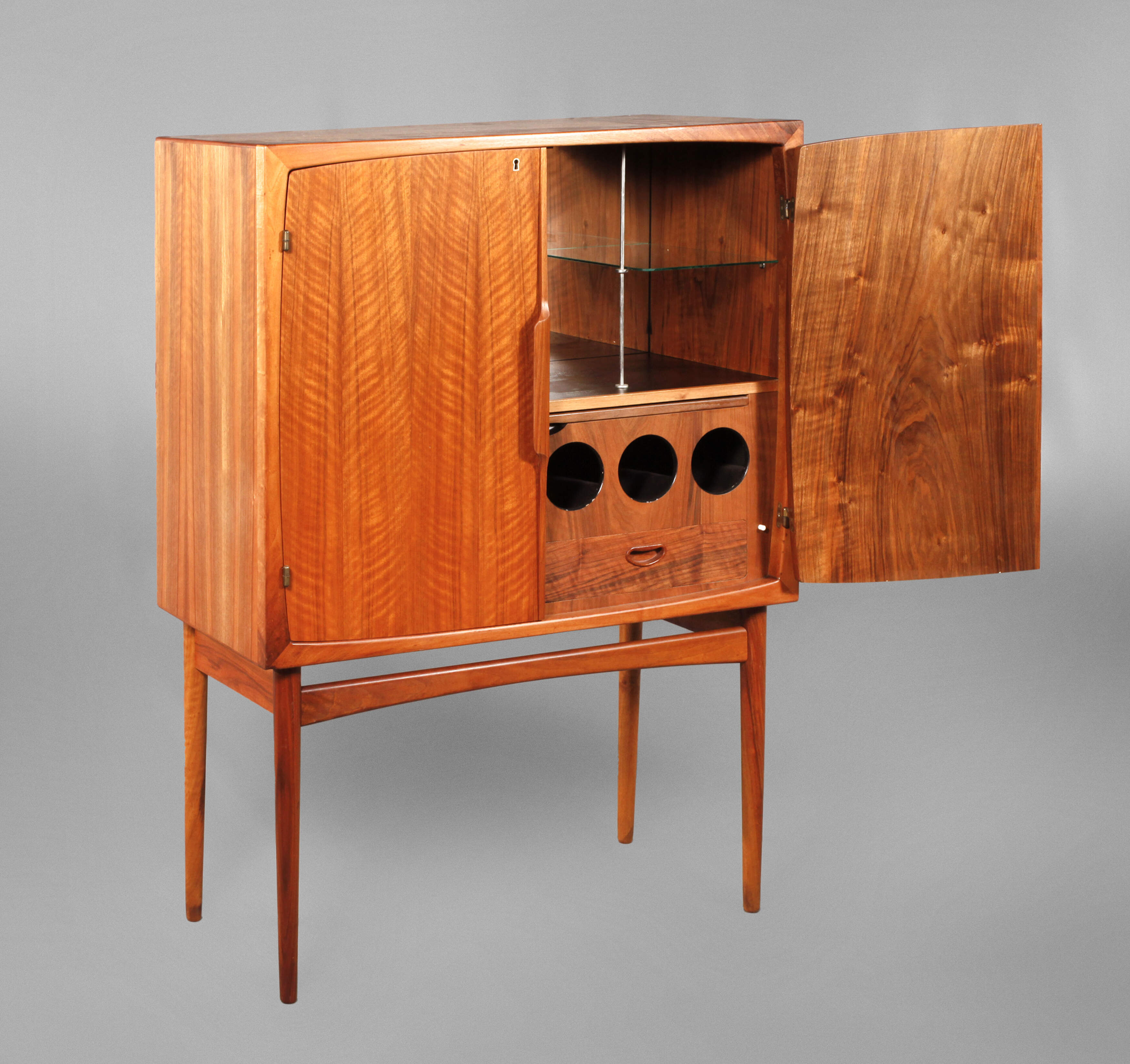 Torbjørn Afdal Barschrank "Bacchus",