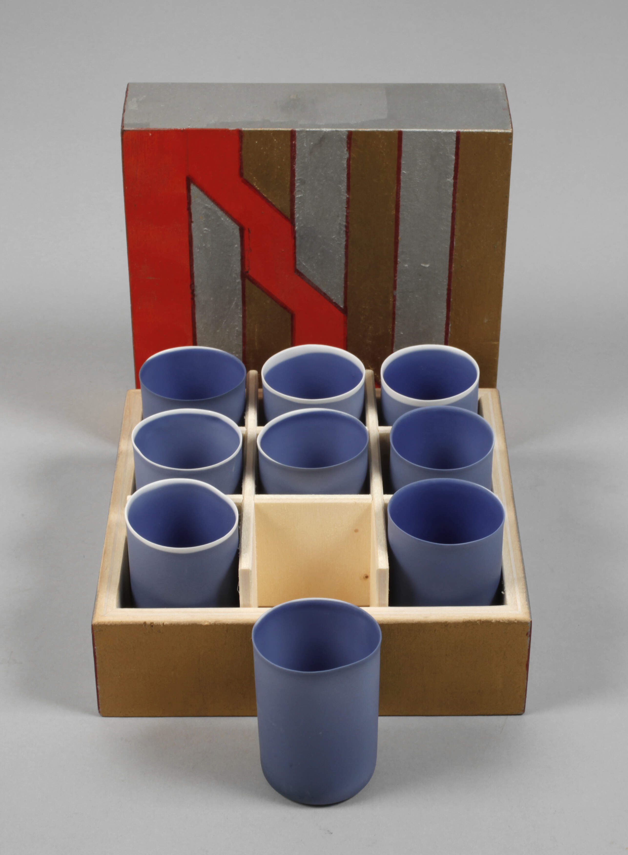 Belgien Studioporzellan Becherset in Kiste