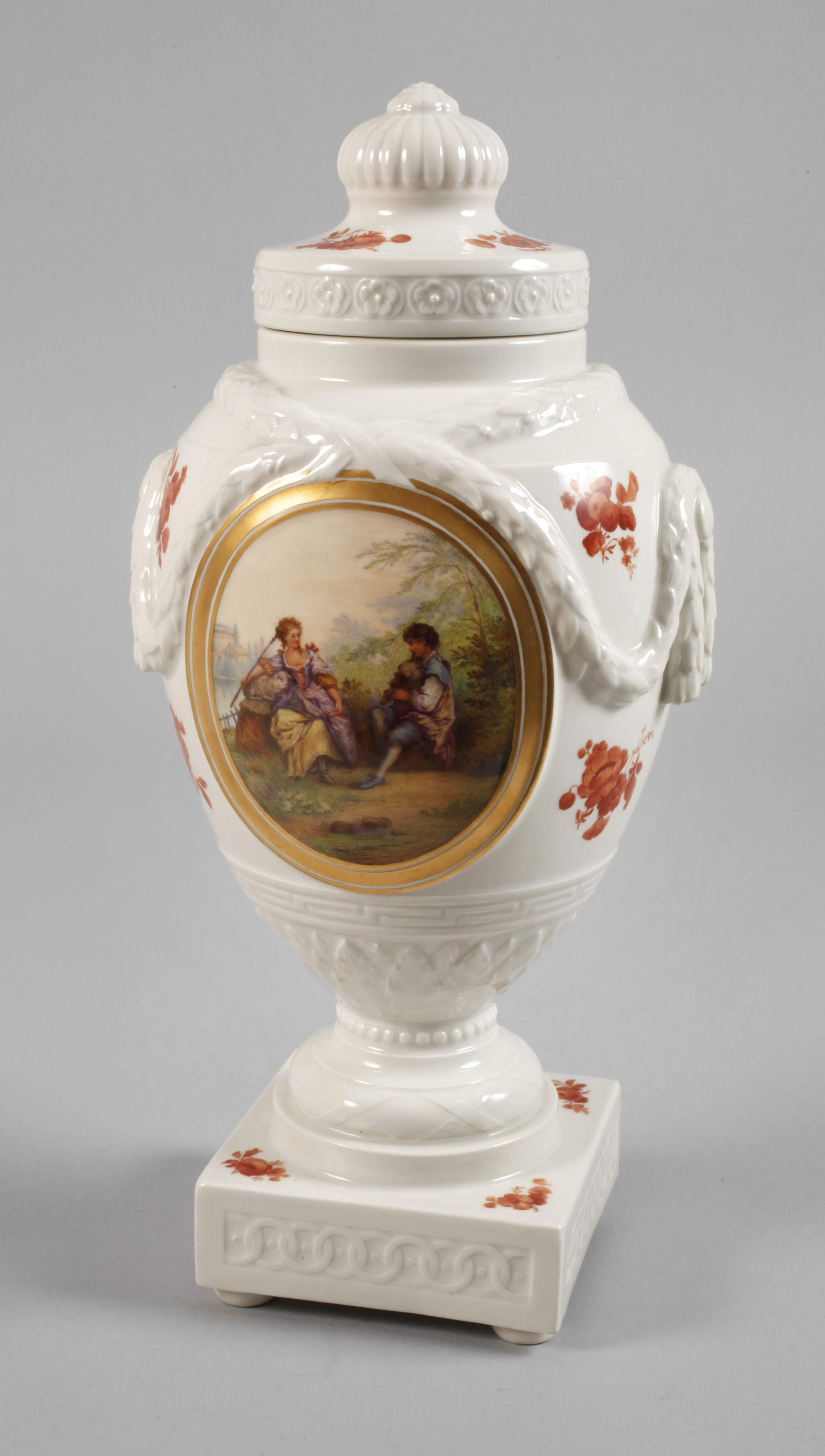 KPM Berlin Deckelvase Watteaumalerei