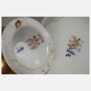 KPM Berlin Prunktasse Blumenkranzdekor