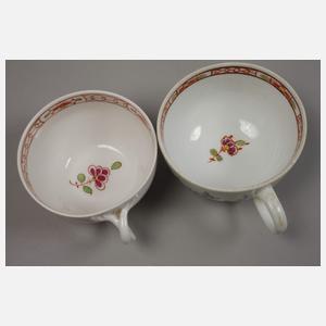 Meissen zwei Tassen und Unterschale Kakiemondekor