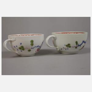 Meissen zwei Tassen und Unterschale Kakiemondekor