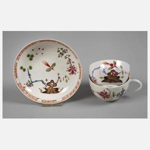 Meissen zwei Tassen und Unterschale Kakiemondekor