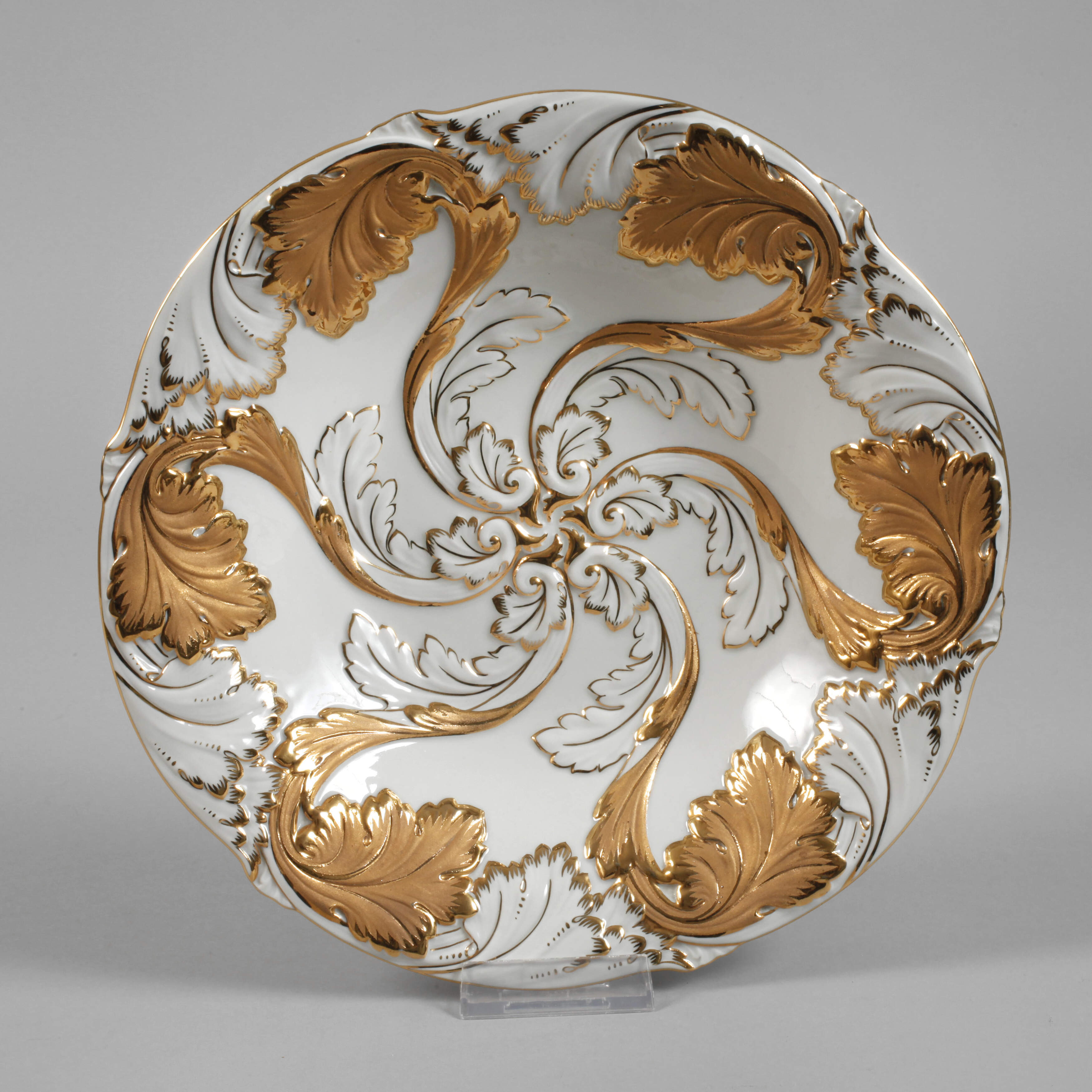 Meissen Prunkschale Reliefdekor