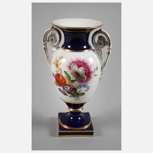 Meissen "Amphorenvase" "Blumenbukett/Blaufond"