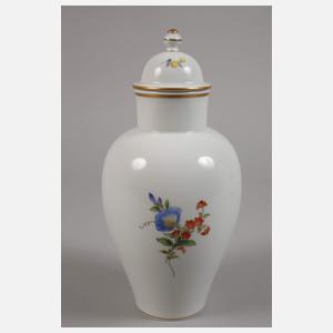 Meissen zwei Urnenvasen "Blumenbukett"