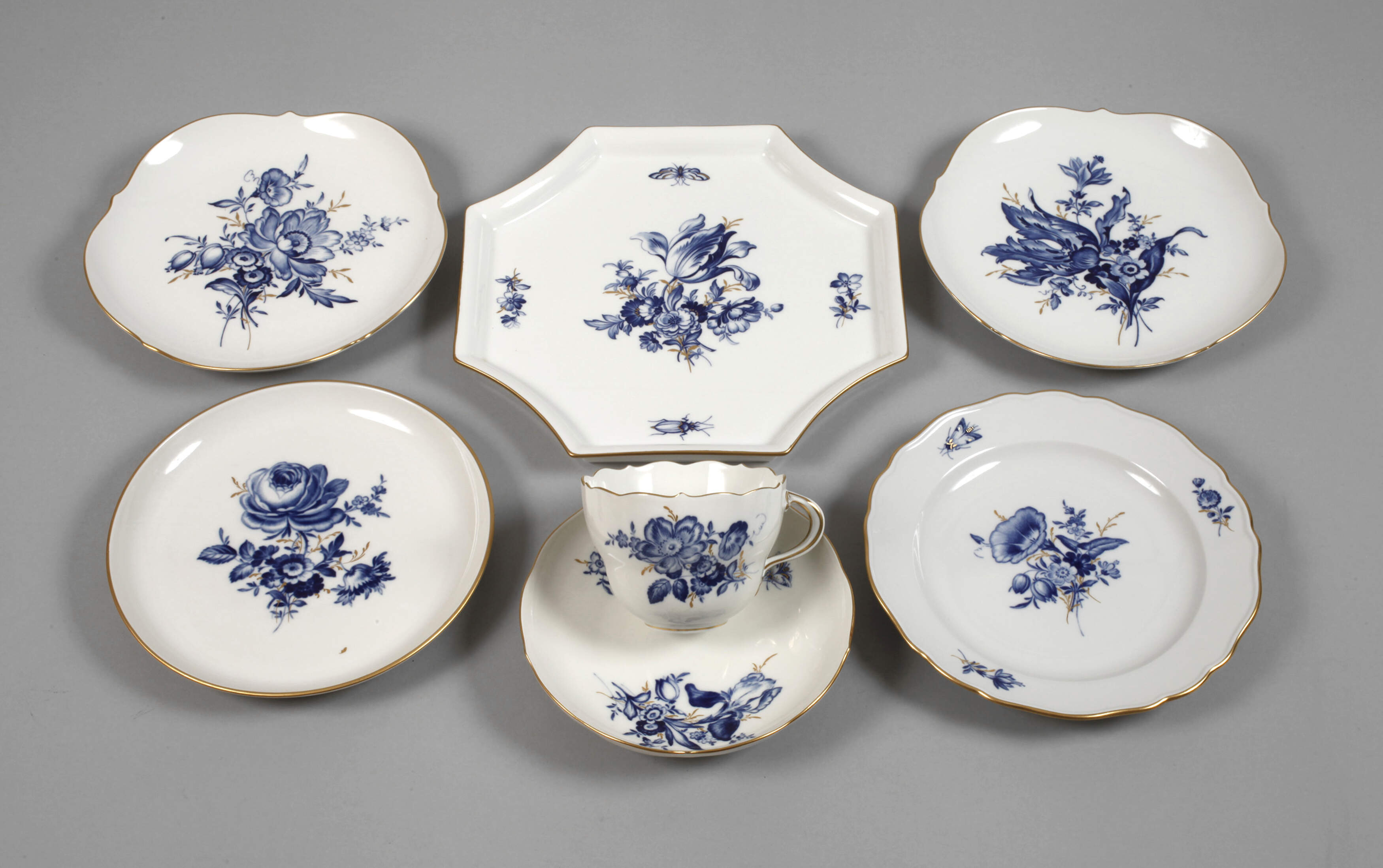 Meissen Konvolut "Blaue Blume mit Goldgräsern"