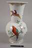 Nymphenburg große Balustervase Vogelmalerei