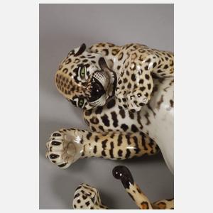 Nymphenburg "Panther, sich wälzend"