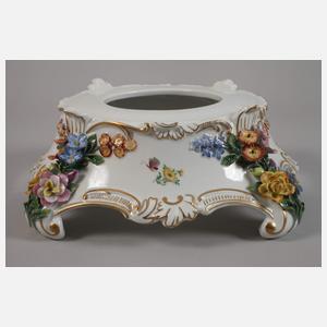 Potschappel übergroße Prunkvase mit Figurenbesatz