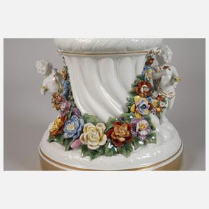 Potschappel übergroße Prunkvase mit Figurenbesatz