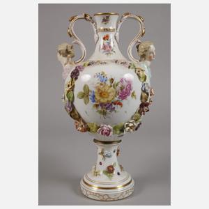 Potschappel Prunkvase mit Figurenmalerei und Podest