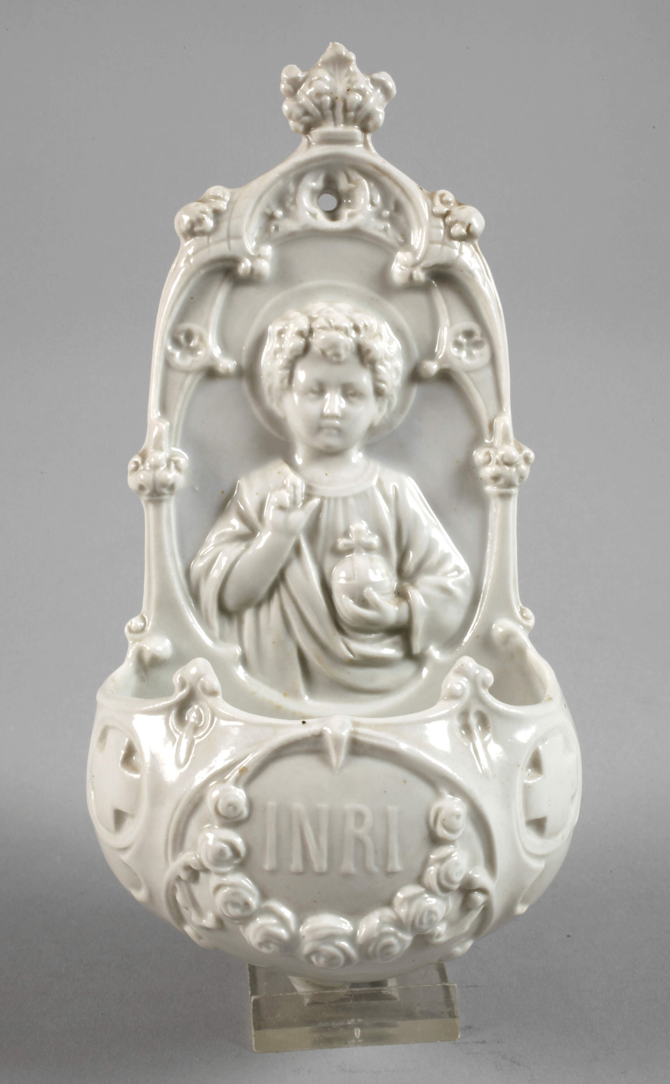 Scheibe-Alsbach kleines Weihwasserbecken