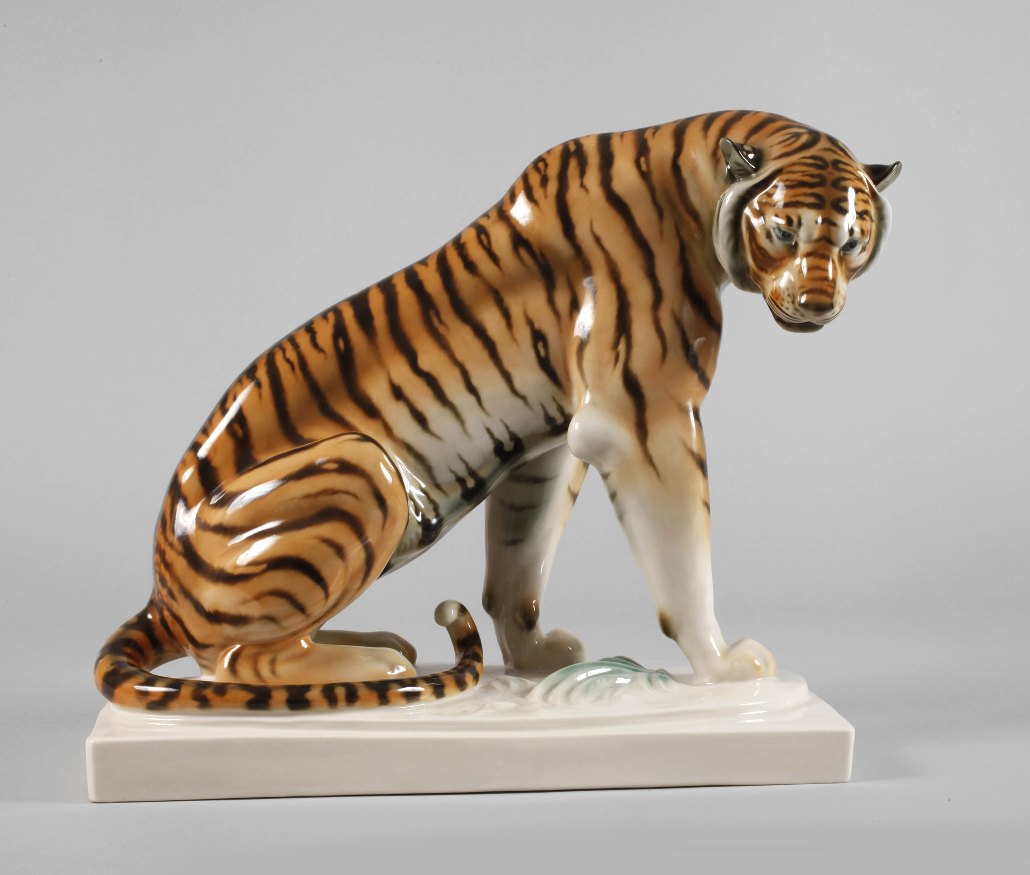 Schwarzburger Werkstätten "Sitzender Tiger"