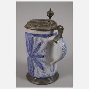 Fayencekrug mit Madonnenfigur