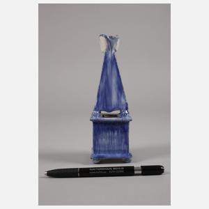 Fayencevase in Form eines barocken Ofens