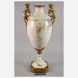 Große montierte Bodenvase