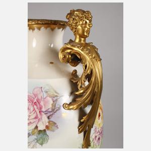 Große montierte Bodenvase