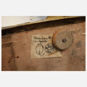 Große montierte Bodenvase