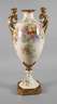 Große montierte Bodenvase