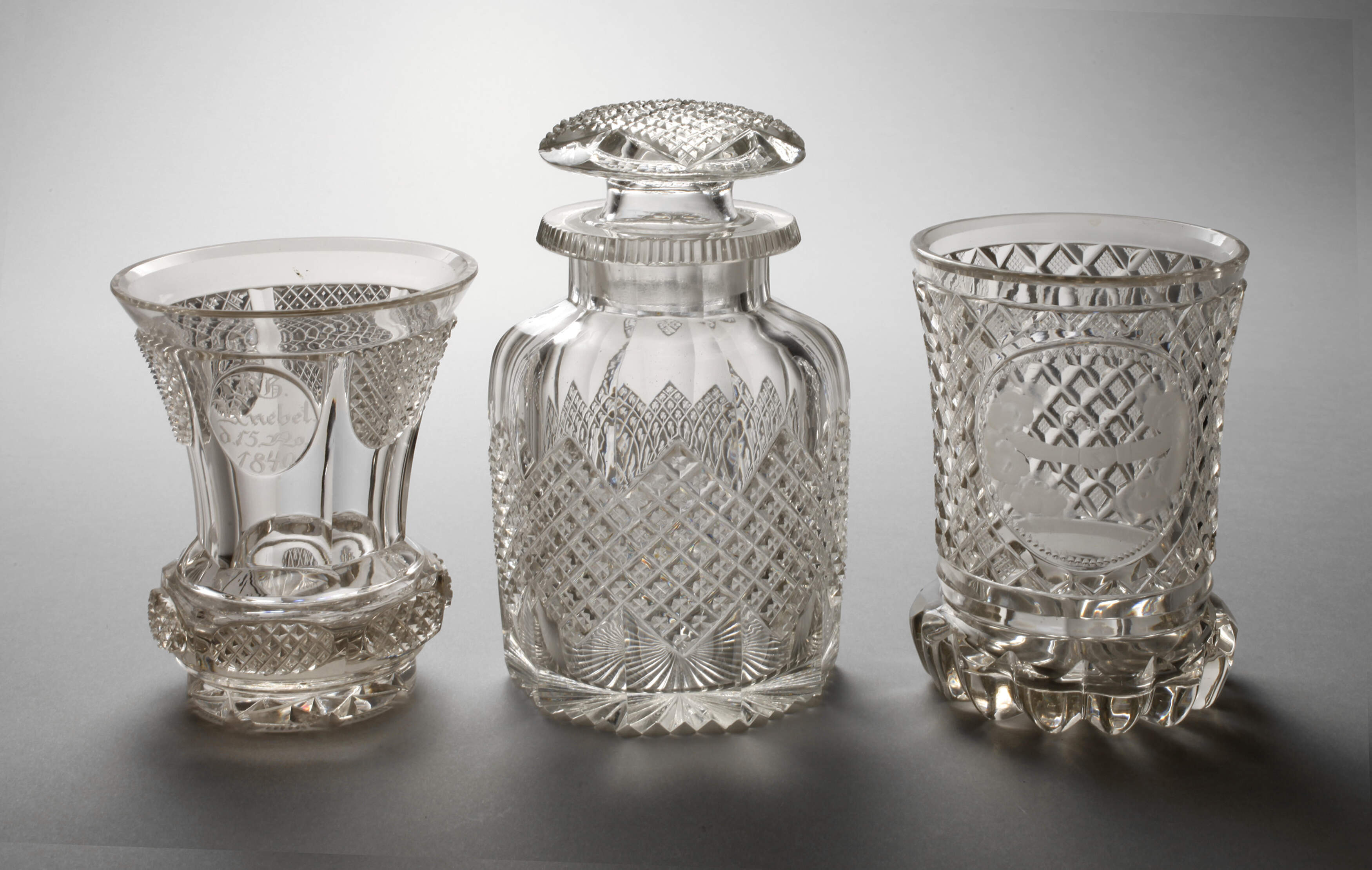 Zwei Ranftbecher und eine Deckeldose