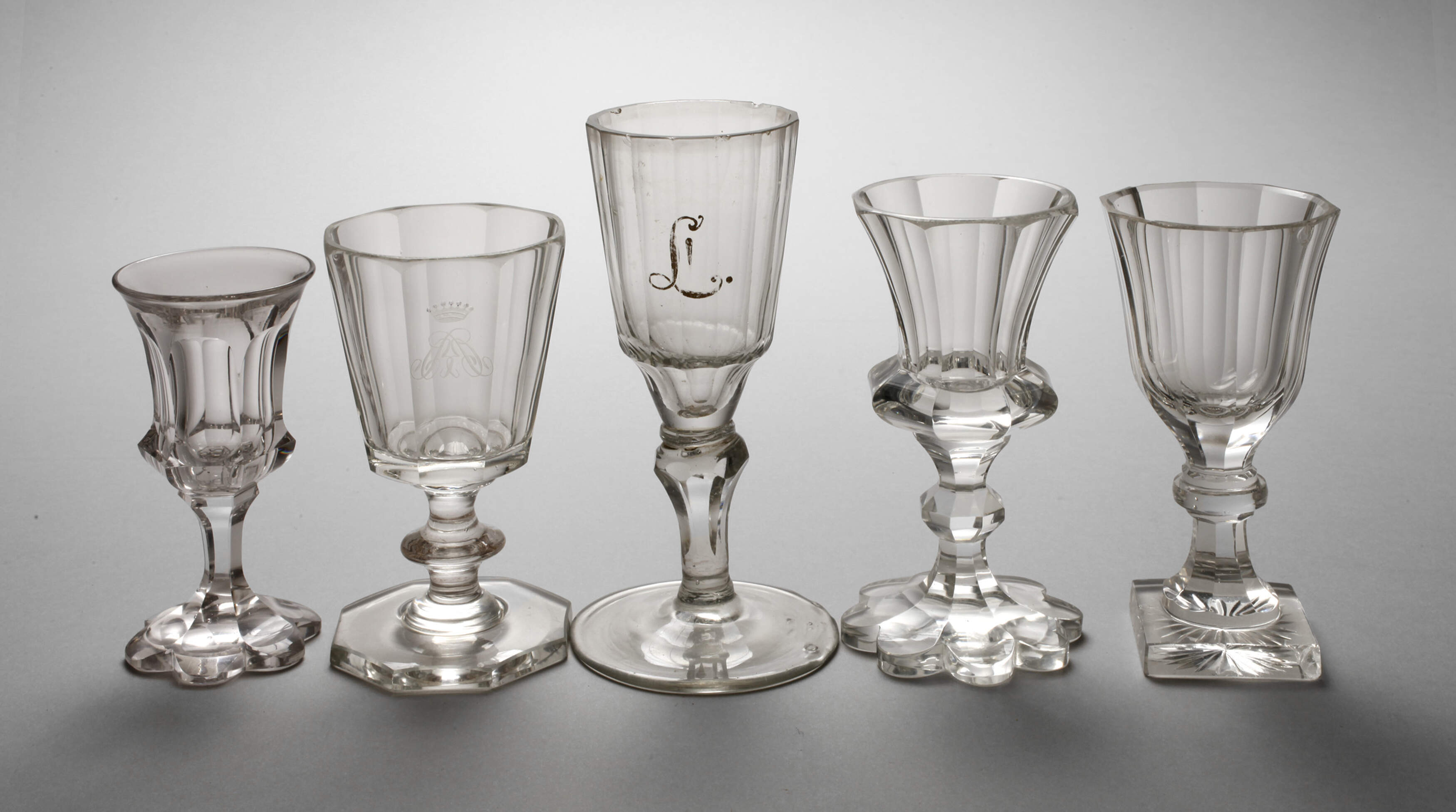 Fünf Schnapsgläser Biedermeier