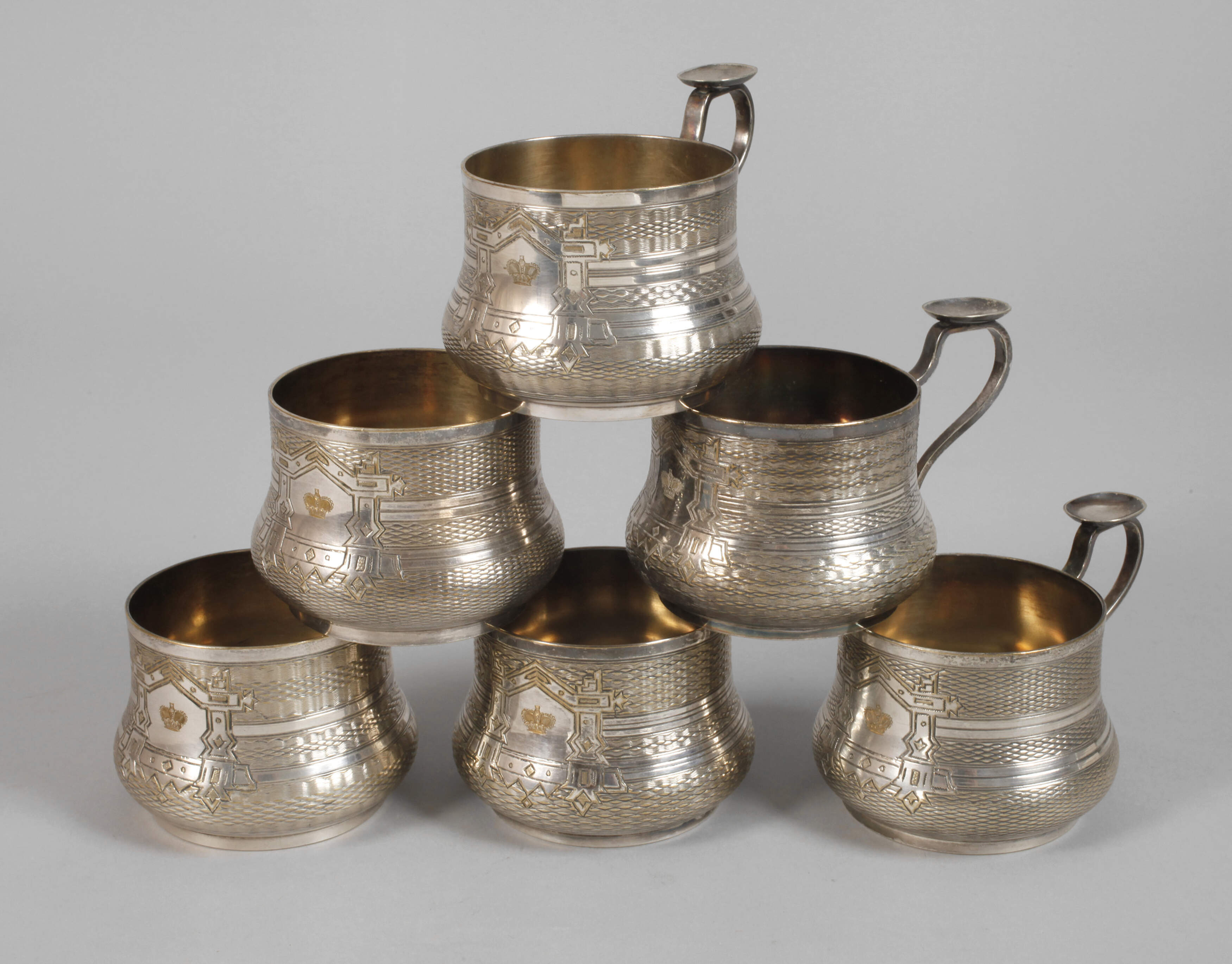 Sechs Teeglashalter aus Adelsbesitz