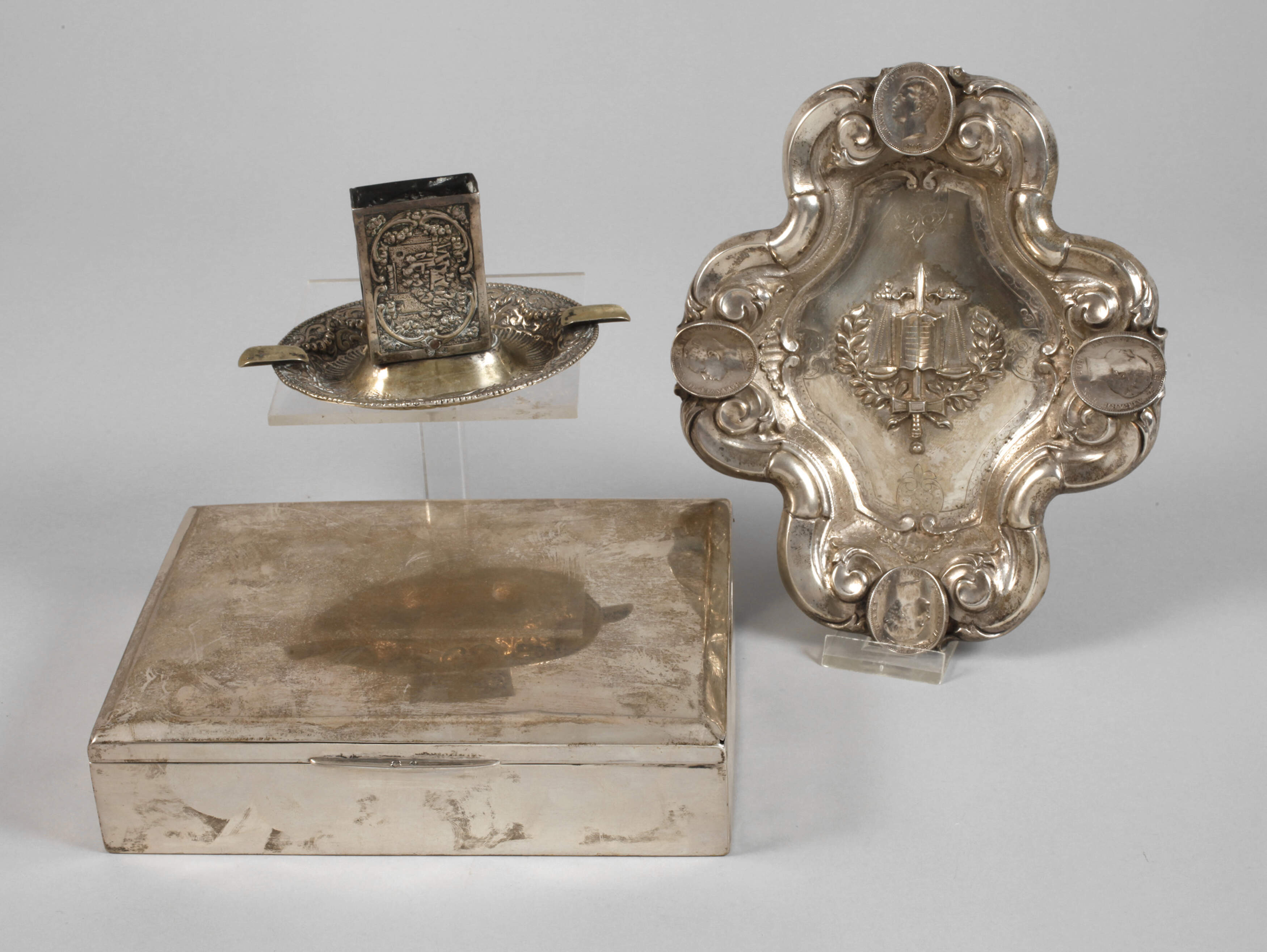 Drei Silber Rauchutensilien