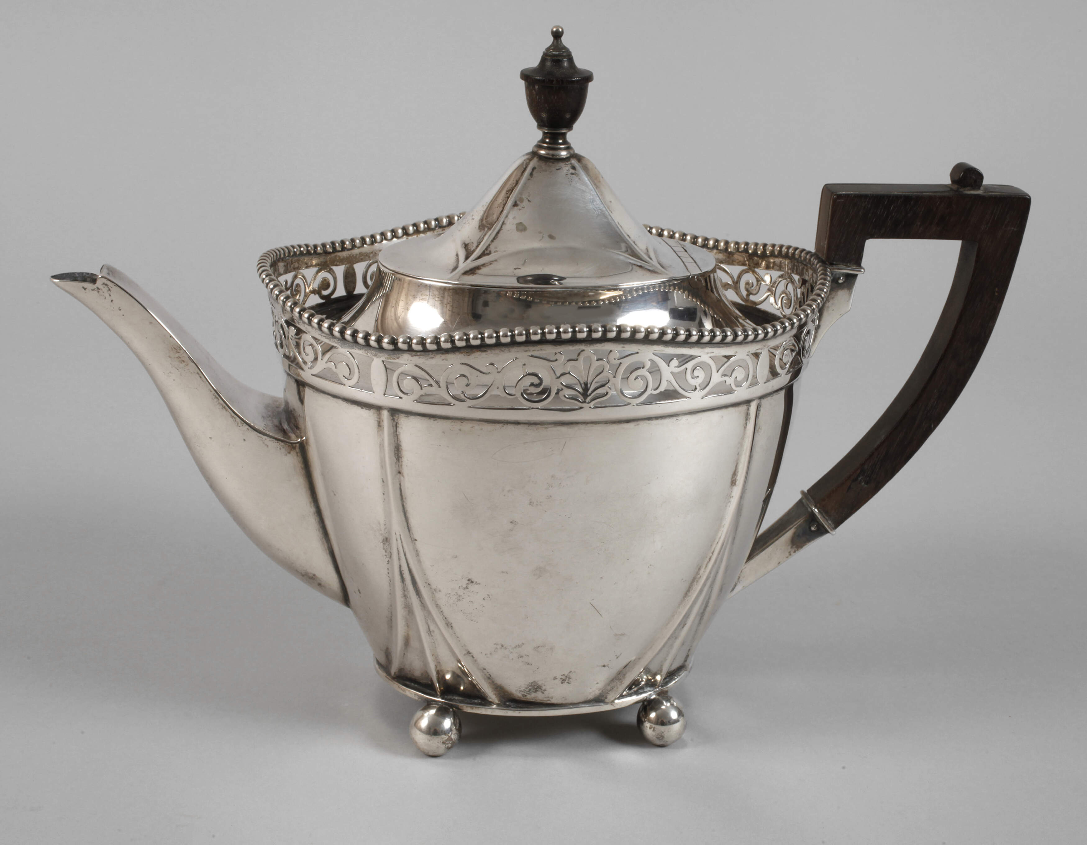 Silber Teekanne Budapest