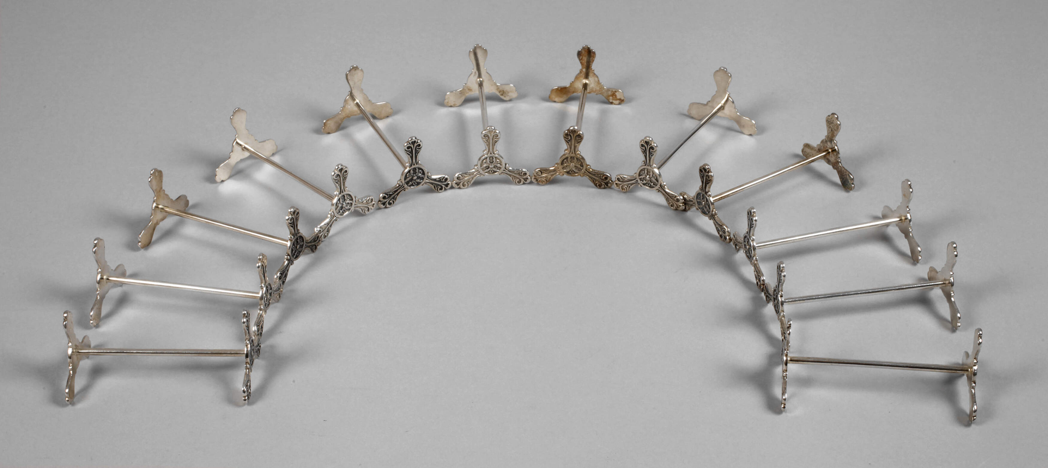 Silber zwölf Messerbänkchen im gotischen Stil