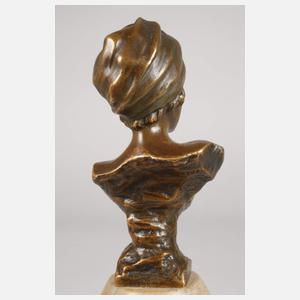 Emanuel Villanis, Büste "Moé"