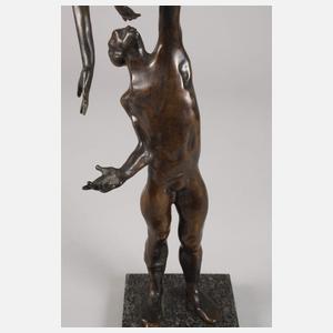 John Mills, Hebefigur