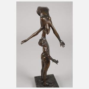 John Mills, Hebefigur