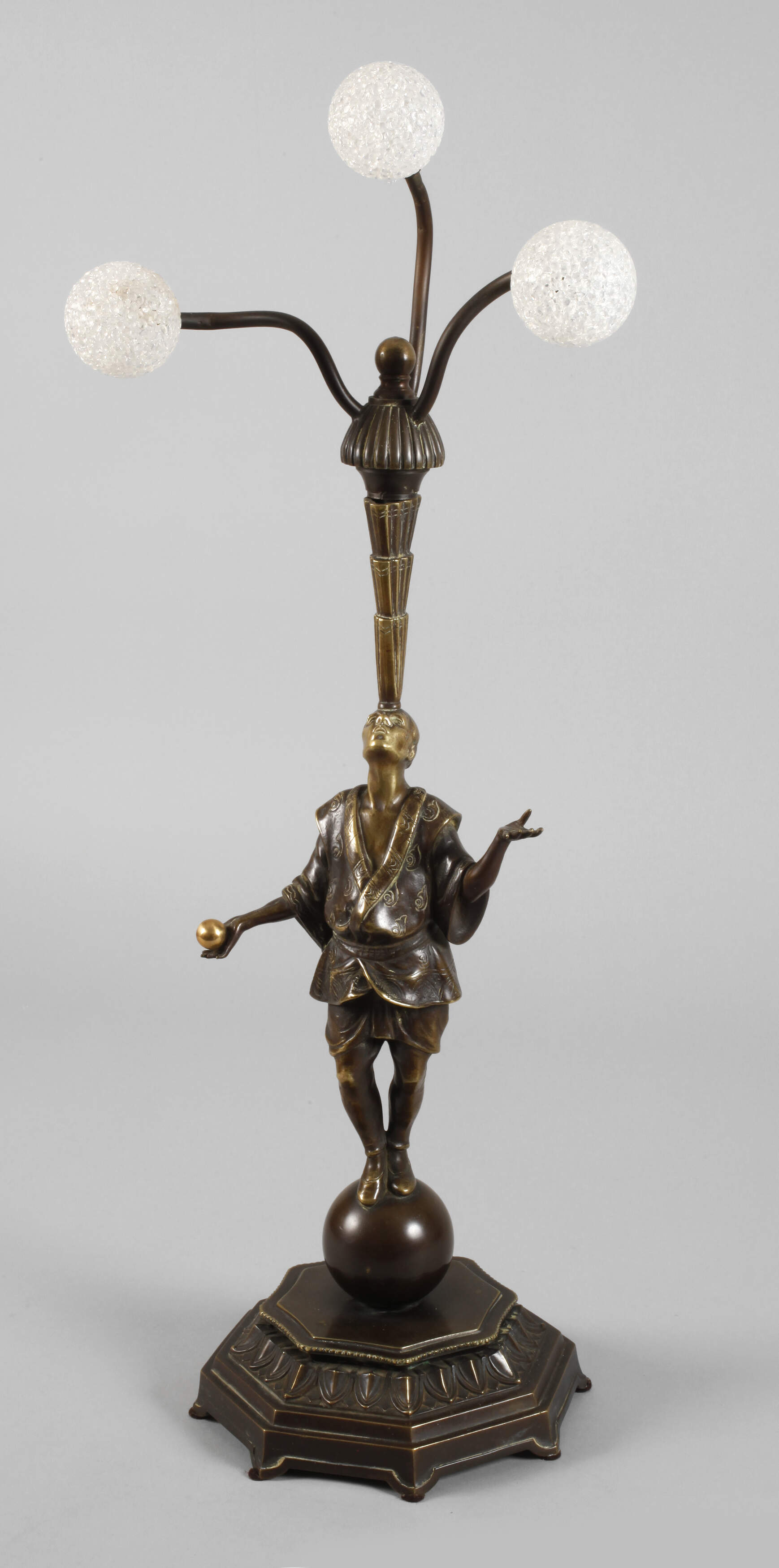 Roland Paris, figürliche Tischlampe "Jongleur"