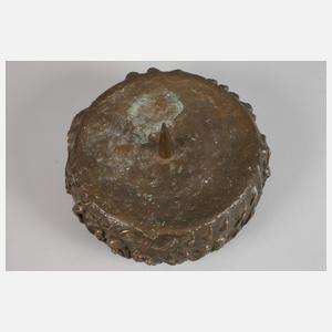 Altarleuchter mit Relief