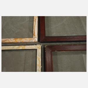 Konvolut von 11 Holzleisten