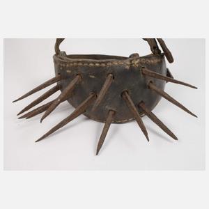 Ledergeschirr mit Dornen