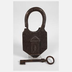 Klassizistisches Vorhängeschloss