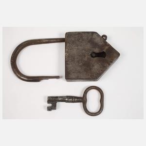 Drei Vorhängeschlösser