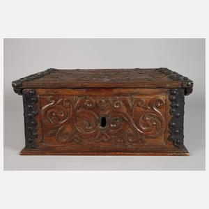 Geschnitzte Barocklade