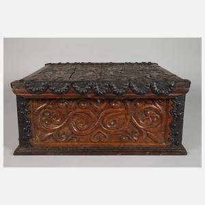 Geschnitzte Barocklade