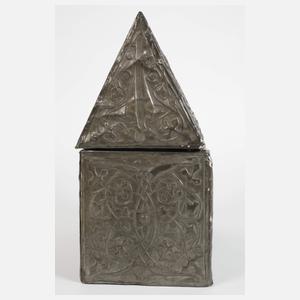 Kassette im gotischen Stil