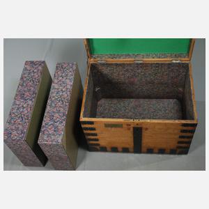 Transportkiste für ein Silberservice