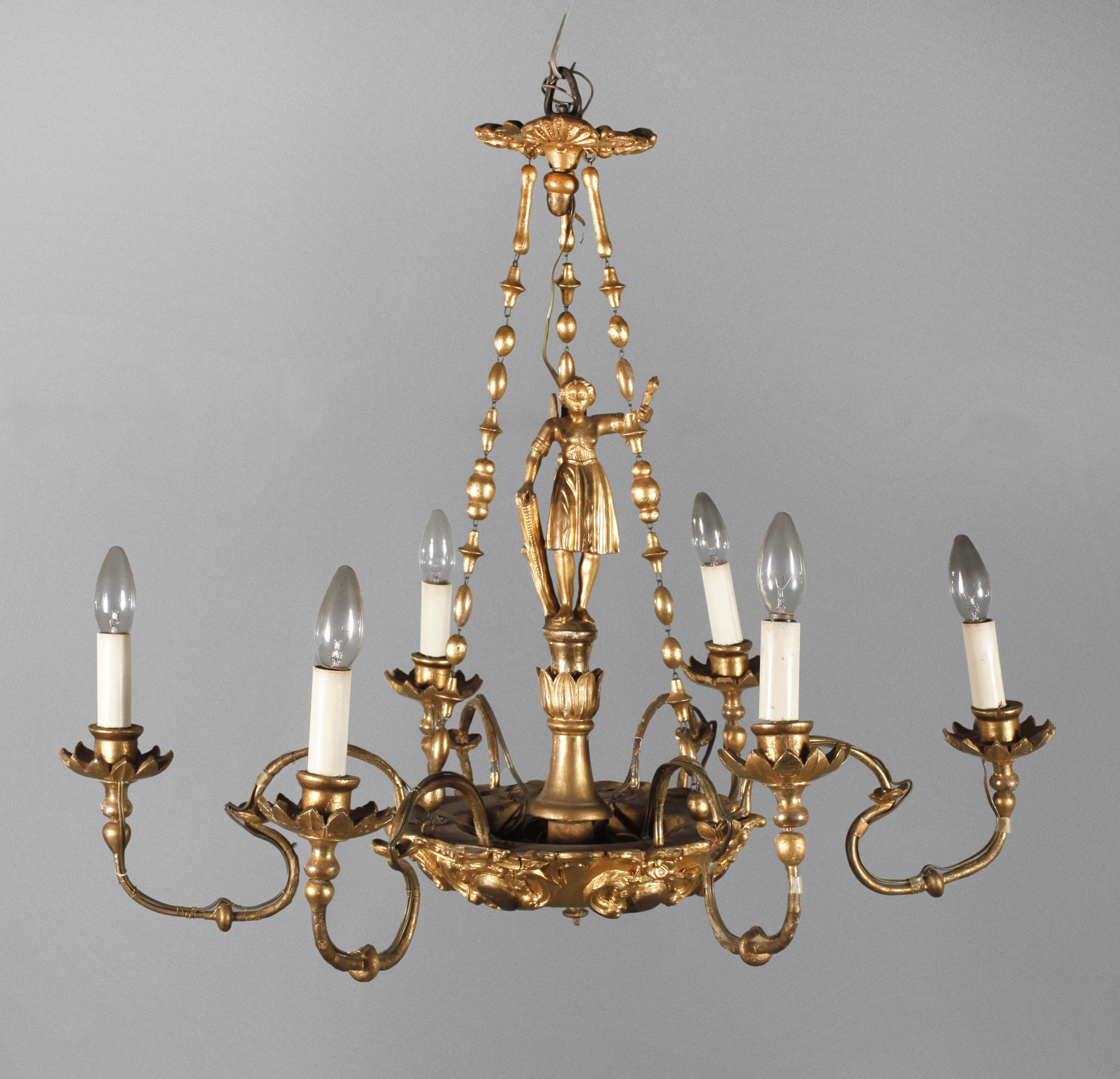 Figürliche Deckenkrone