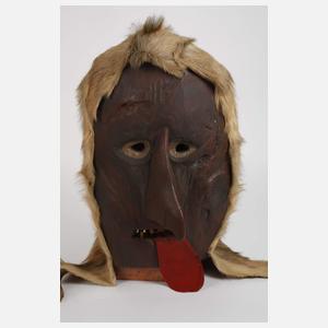 Zwei Walliser Masken
